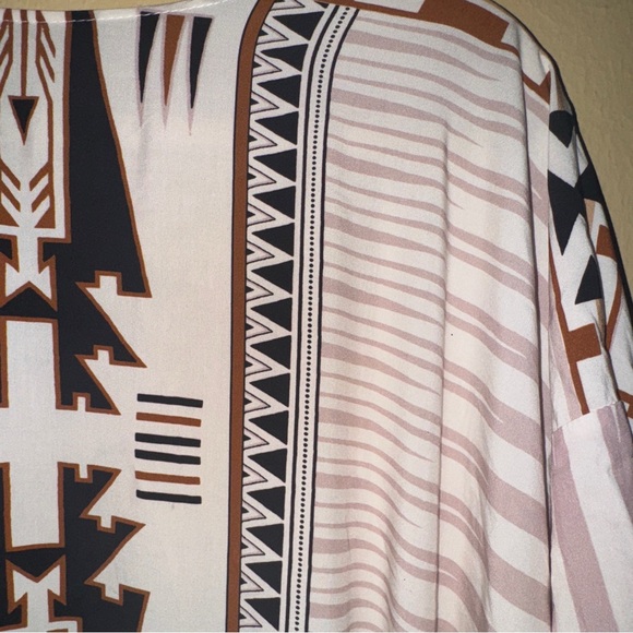 Boho Chic Tribal Pattern Kimono in Off White, Brown and Black - Picture 7 of 8